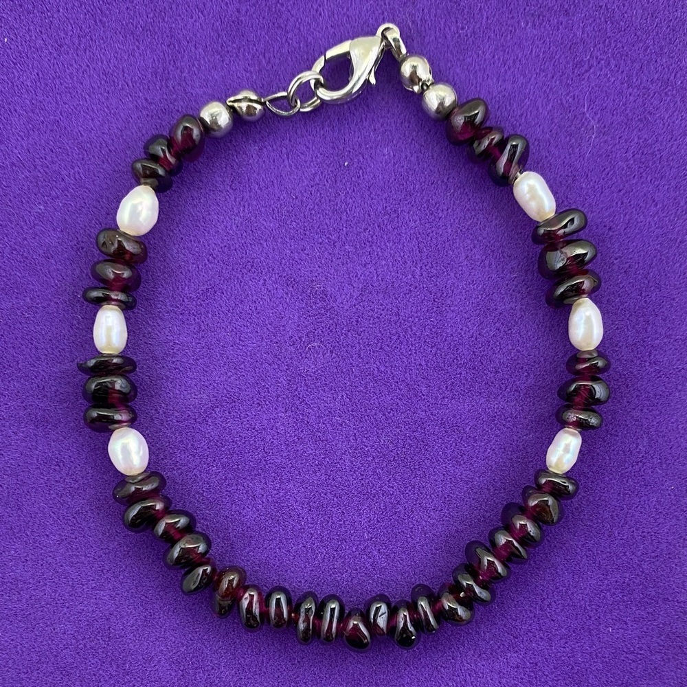 💛 Genuine Freshwater Pearl & Deep Garnet Bead Bracelet | Silver Tone